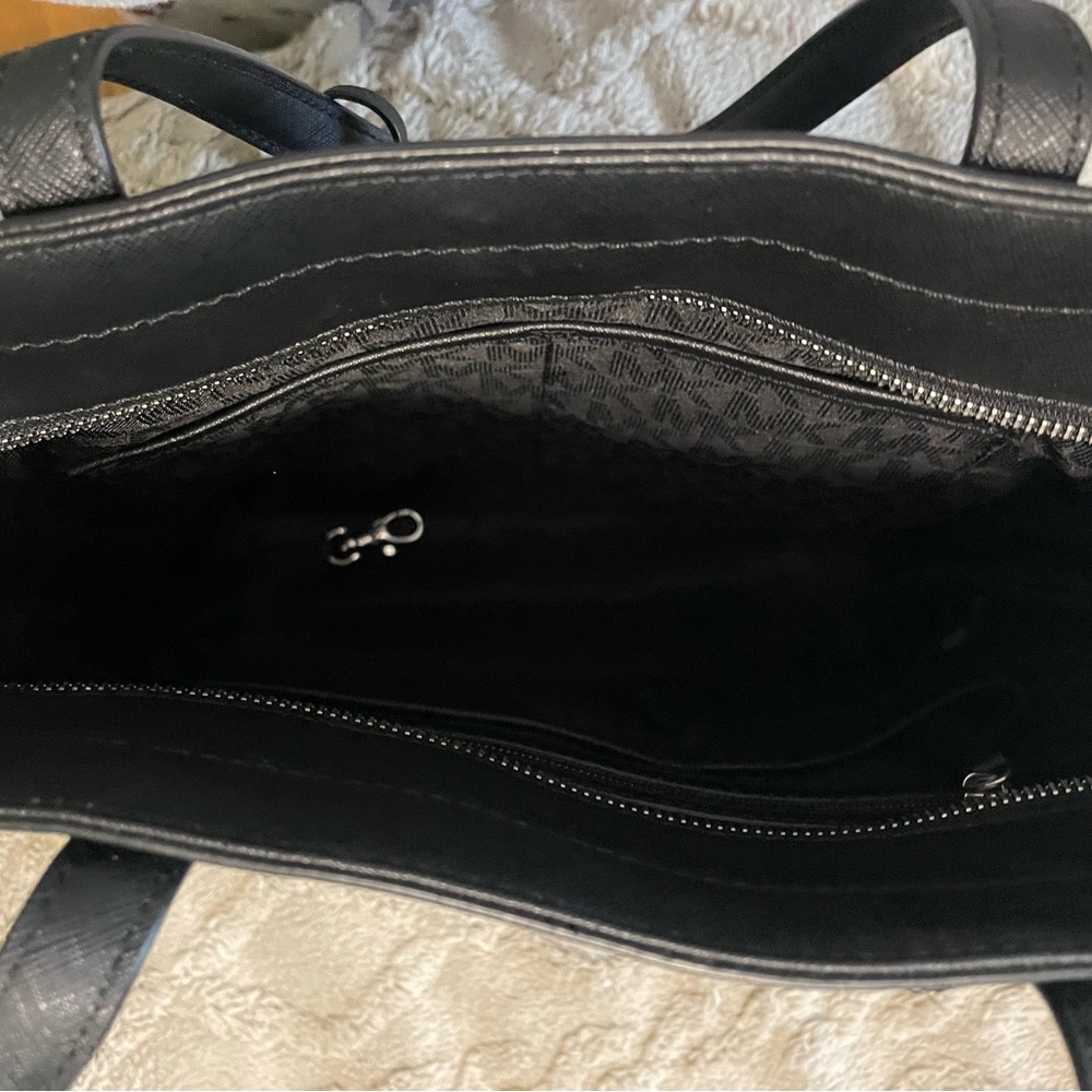 Michael Kors Hayley Tote - Picture 6 of 6